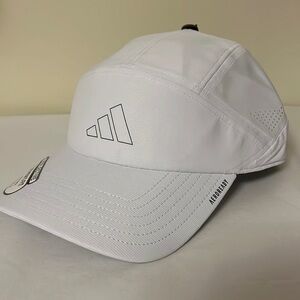 Adidas women’s super light trainer 2 white and black hat, adjustable, new
